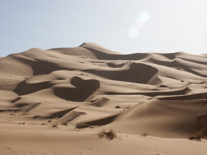 dunes merzouga dans le desert du voyage au maroc